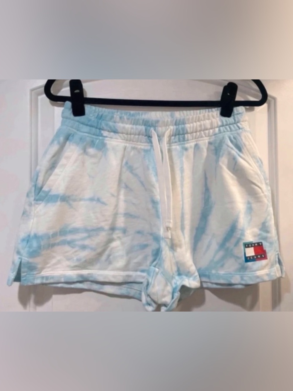 🆕🔥TOMMY HILFIGER SUPER CUTE TIE-DYE, CASUAL& COMFY, RELAXED, FIT SHORTS